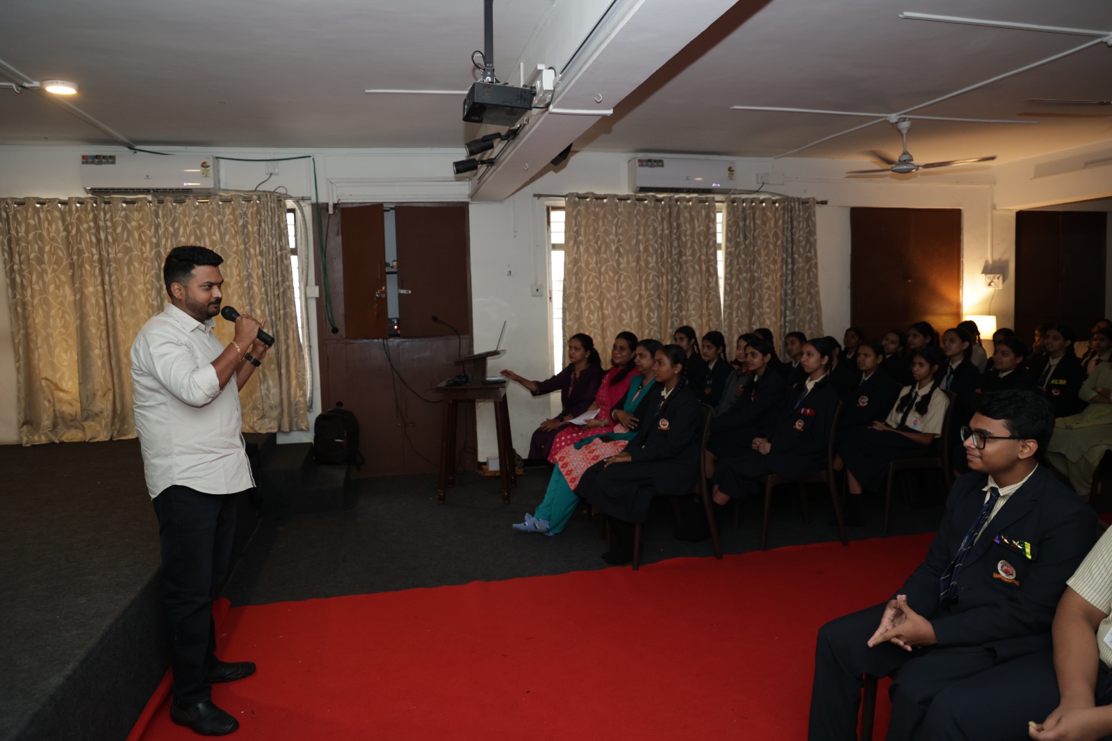 GHS TALKS – Season 4 | Session 1 3